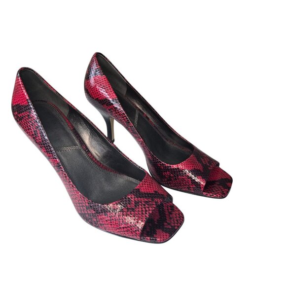 Tahari Red and Black 'snake skin' peep toe pumps Size 9.5 - Picture 2 of 3